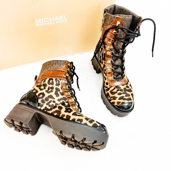 Michael Kors Khloe Lace Up Combat Boot Leopard Calfair Butterscoth Size 6.5 MINT - Picture 8 of 8